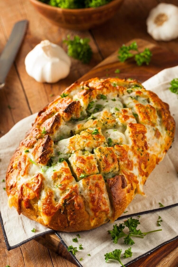 25 Easy Pull-Apart Bread Recipes for Sharing - Insanely Good