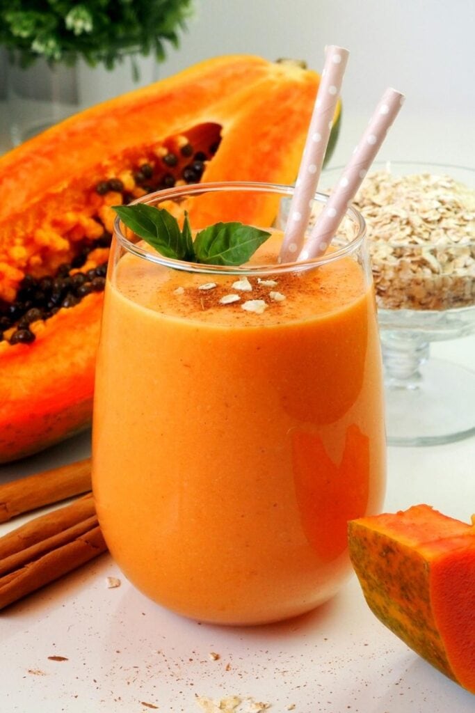 Healthy Papaya Smoothie with Oat Flakes and Cinnamon