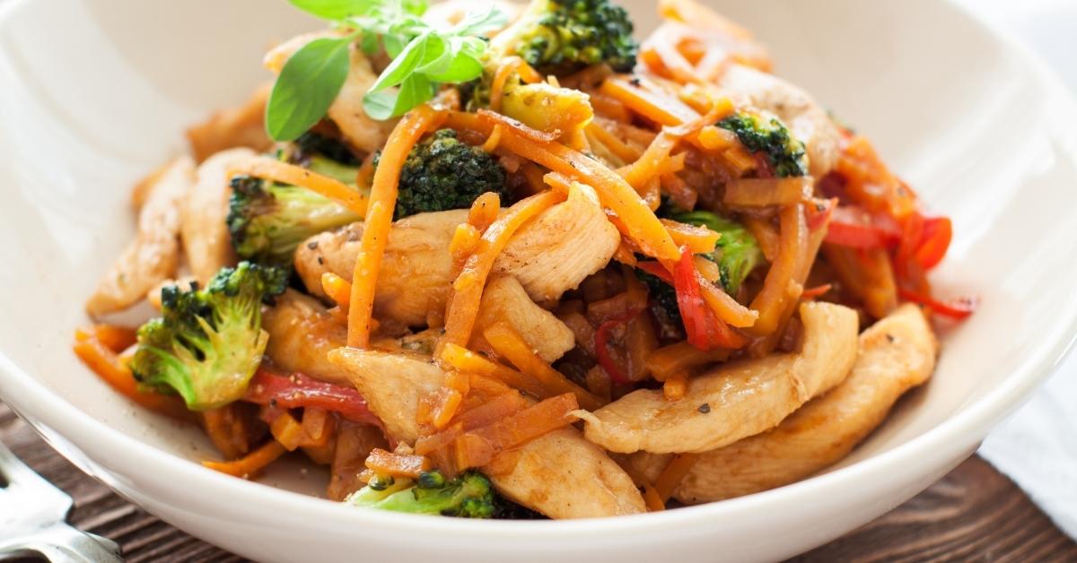 Homemade Chicken Stir-Fry with Broccoli and Carrots