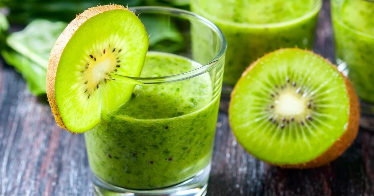 10 Easy Kiwi Smoothie Recipes to Make at Home - Insanely Good