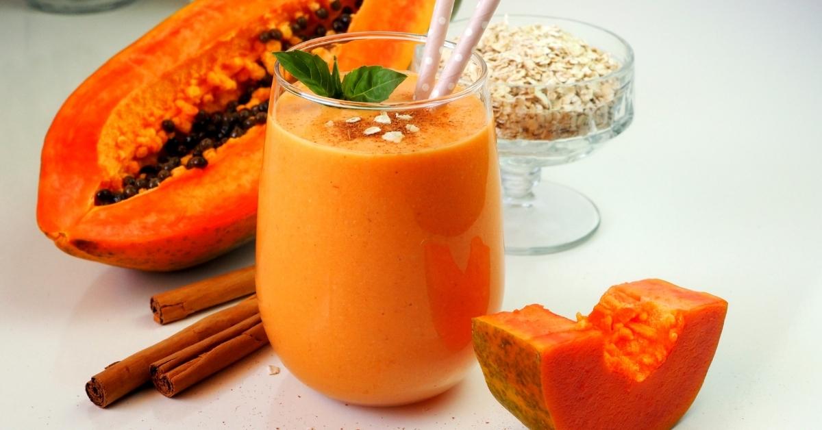Homemade Healthy Papaya Smoothie with Cinnamon and Oat Flakes