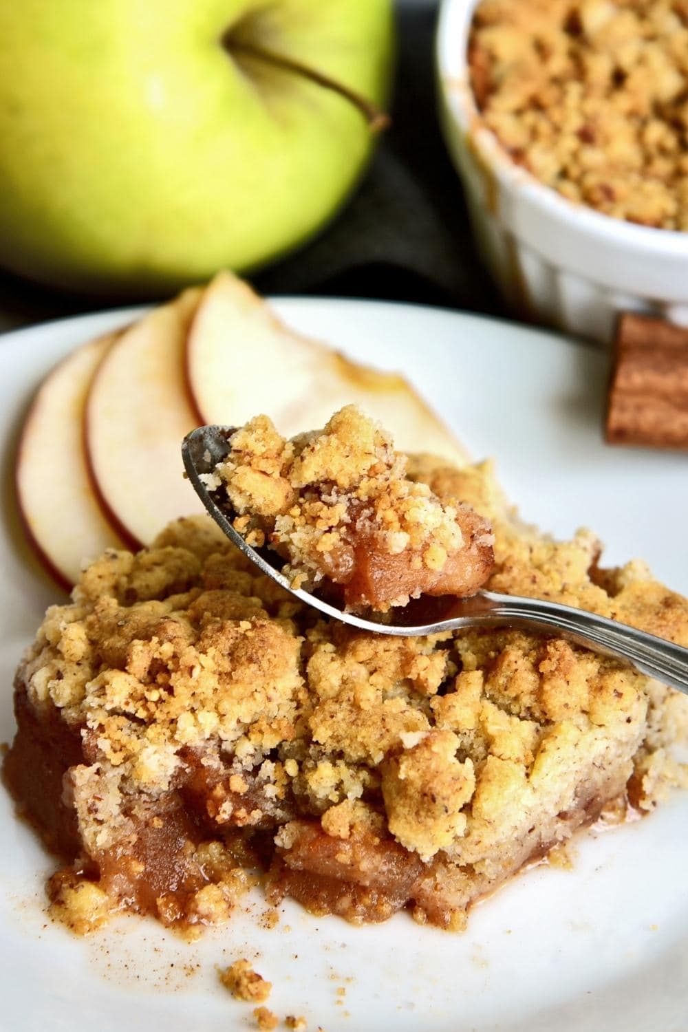 25 Vegan Apple Recipes (Amazing Desserts and More) - Insanely Good