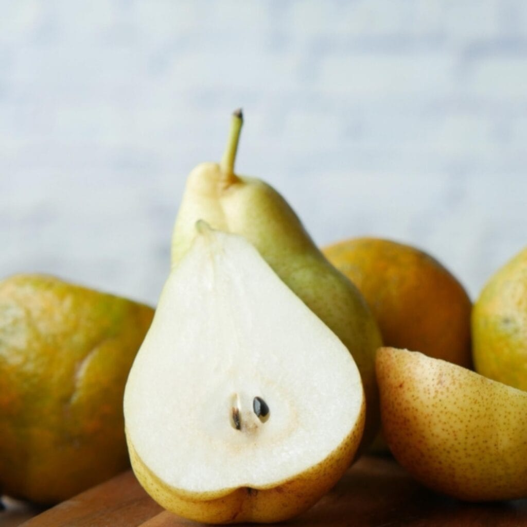 Whole and Sliced Fresh Pears