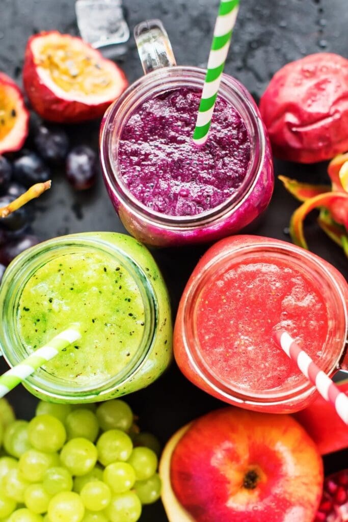 Refreshing low-calorie apple, grape and pomegranate smoothies