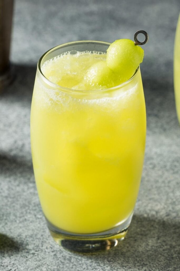Refreshing Melon and Honeydew Cocktail with Lime and Gin - Easy Cantaloupe and Honeydew Melon Cocktails