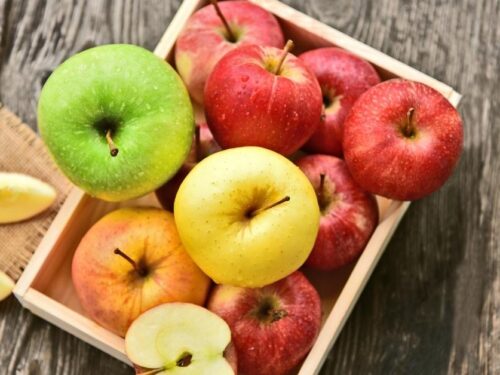 https://insanelygoodrecipes.com/wp-content/uploads/2022/10/Fresh_Organic_Varieties_of_Green_Yellow_and_Red_Apples-500x375.jpg
