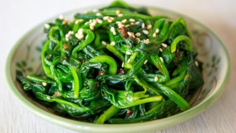 Healthy Korean Side Dish Seasoned Spinach with Sesame