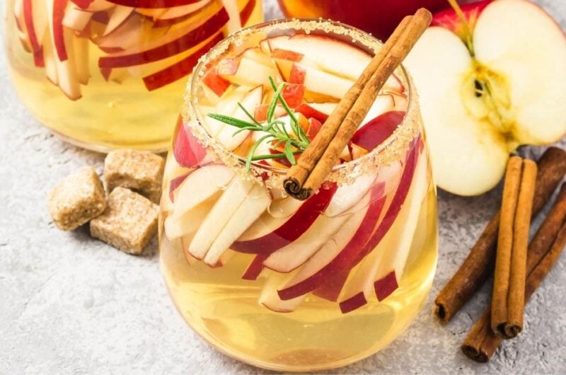 23 Best Non-Alcoholic Fall Drinks