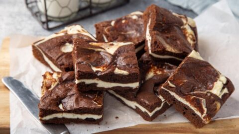 Sweet Homemade Low-Calorie Cheesecake Brownies
