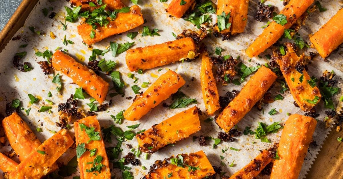 Homemade Organic Roasted Carrots with Garlic and Parsley