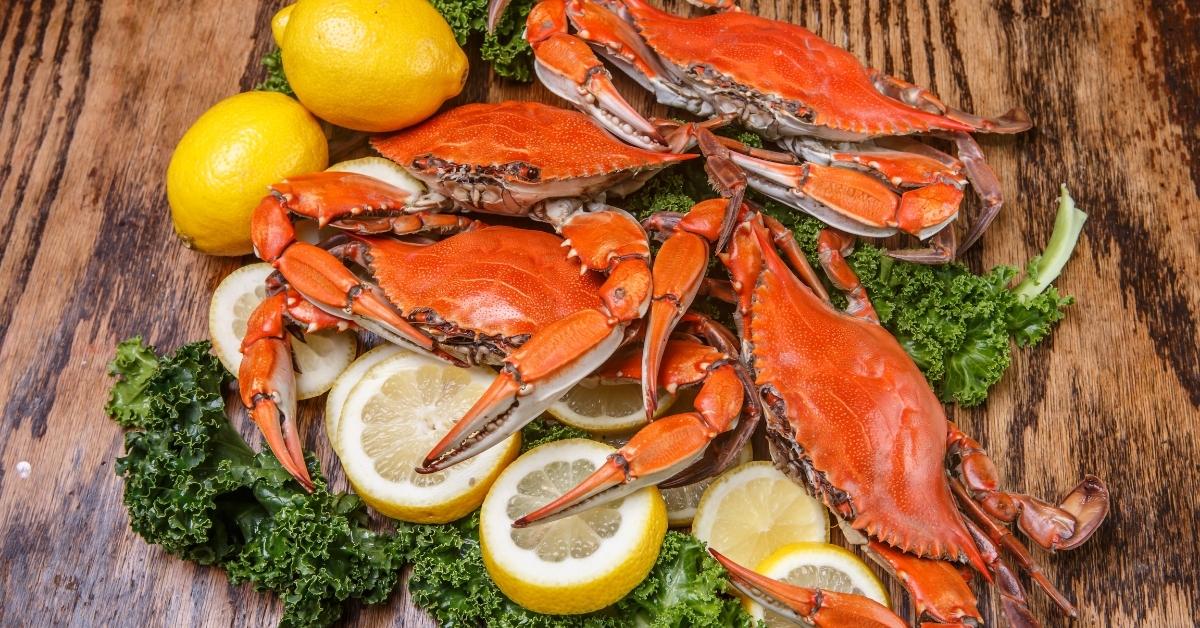 Maryland Steamed Blue Crabs with Lemons