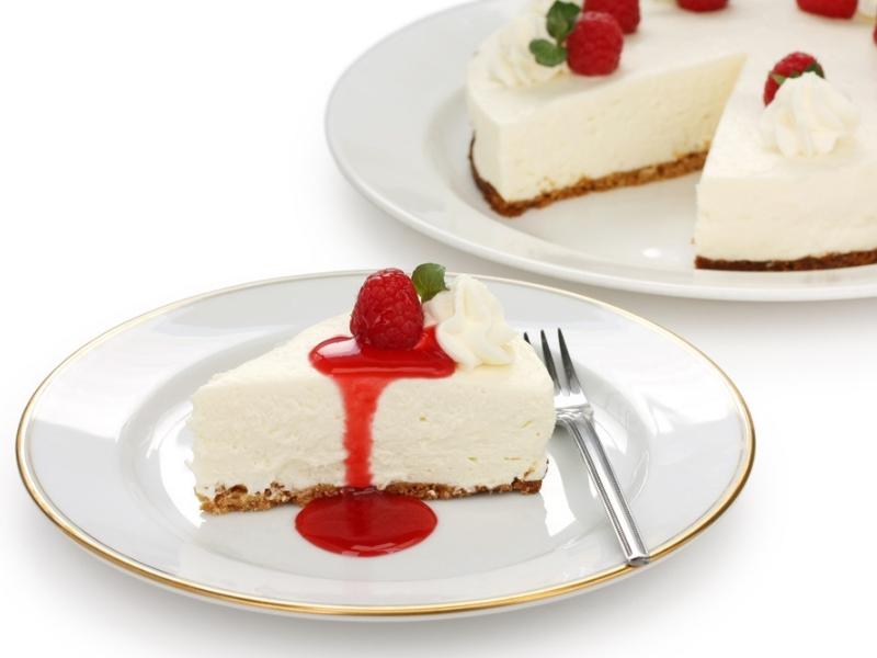 No-Bake Cheesecake Topped With Fresh Strawberry