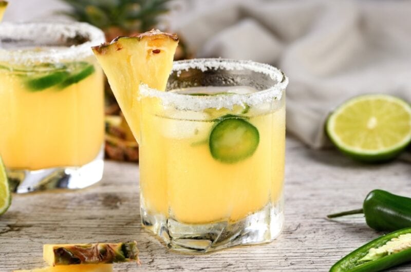 vodka drinks with pineapple juice
