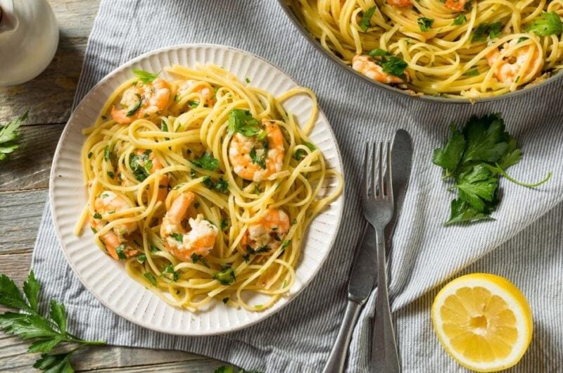 What to Serve With Shrimp Scampi (17 BEST Sides)