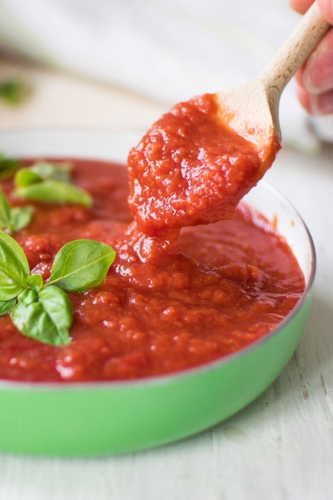 Homemade Tomato Sauce with Basil