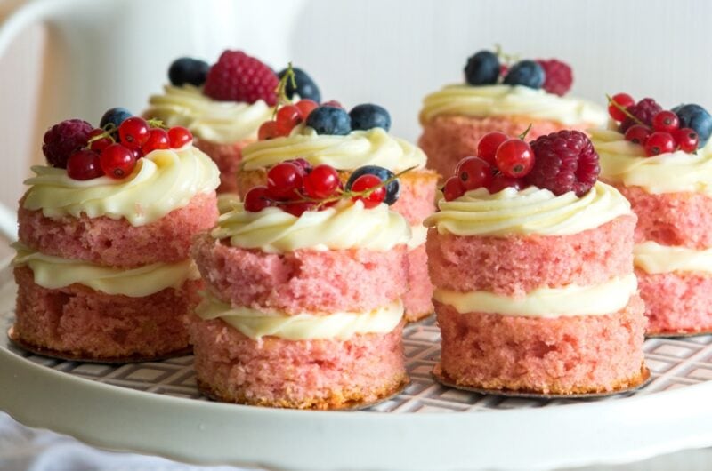 27 Adorable Mini Cakes for Every Occasion