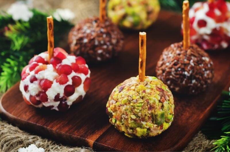 25 Best Christmas Cheese Balls (+ Easy Recipes)