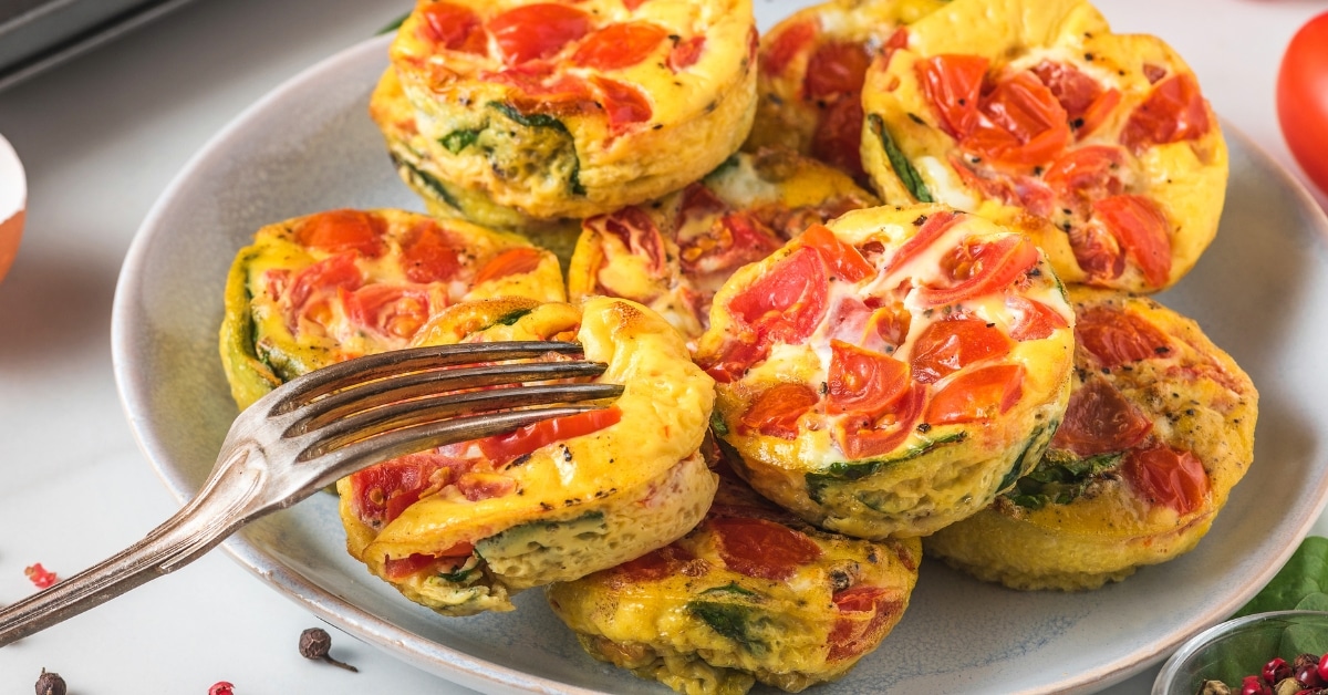 Egg Muffins with Tomatoes For Breakfast