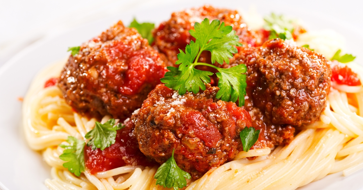 Homemade Pasta with Meatballs and Tomato Sauce