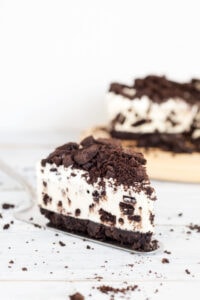 Philadelphia Oreo Cheesecake Recipe - Insanely Good