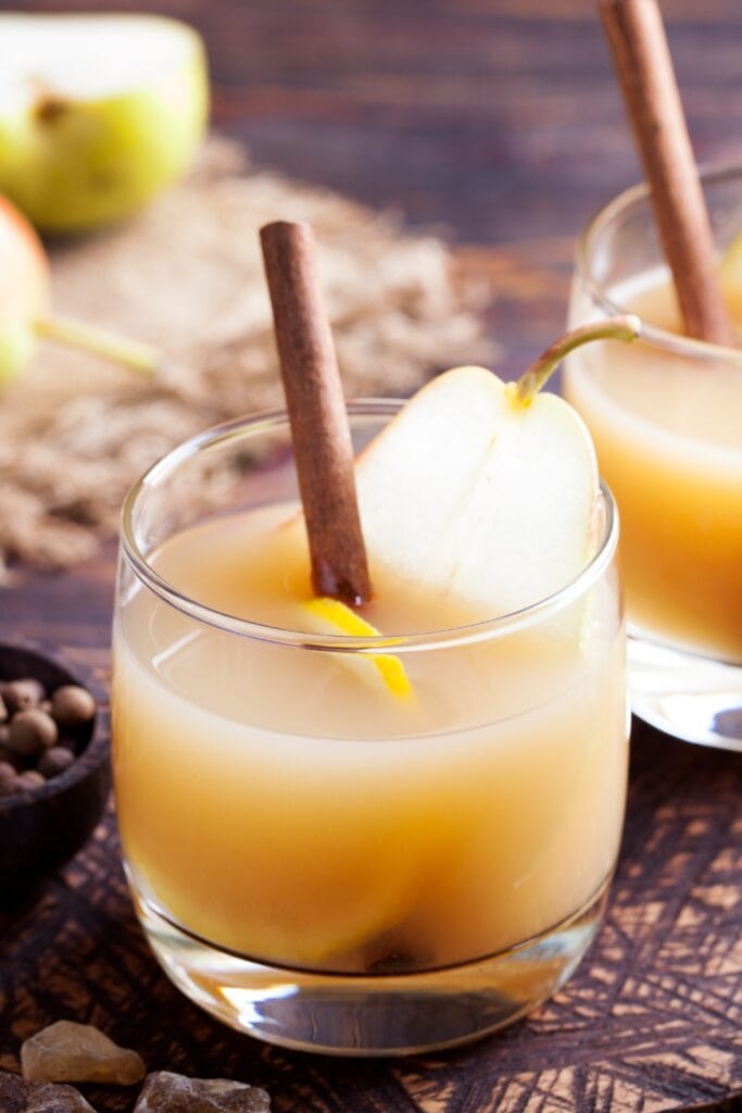 Pear Mulled Cider with Vanilla, Lemon and Cinnamon