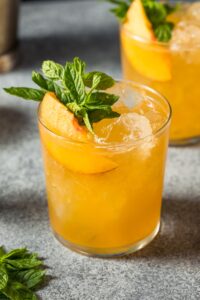 17 Best Crown Peach Drinks for Summer - Insanely Good