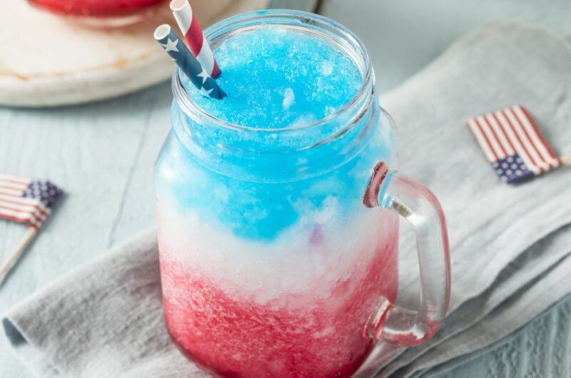 20 Red White and Blue Cocktails (+ Easy Recipes)