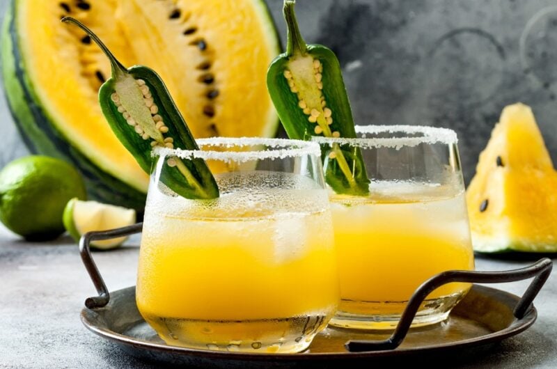 17 Best Yellow Cocktails (+ Easy Recipes)