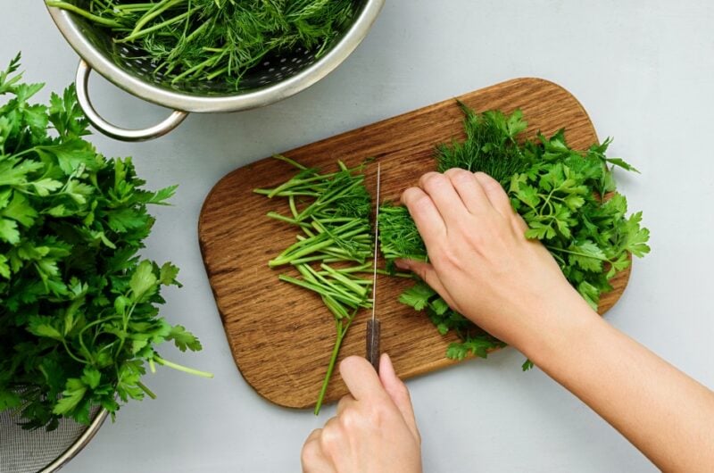13 Substitutes for Parsley (Best Alternatives)