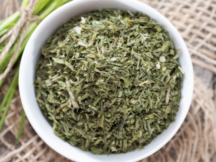 13 Substitutes for Parsley (Best Alternatives) Insanely Good