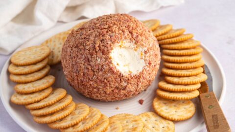 Homemade Appetizing Bacon Ranch Cheese Ball with Crackers
