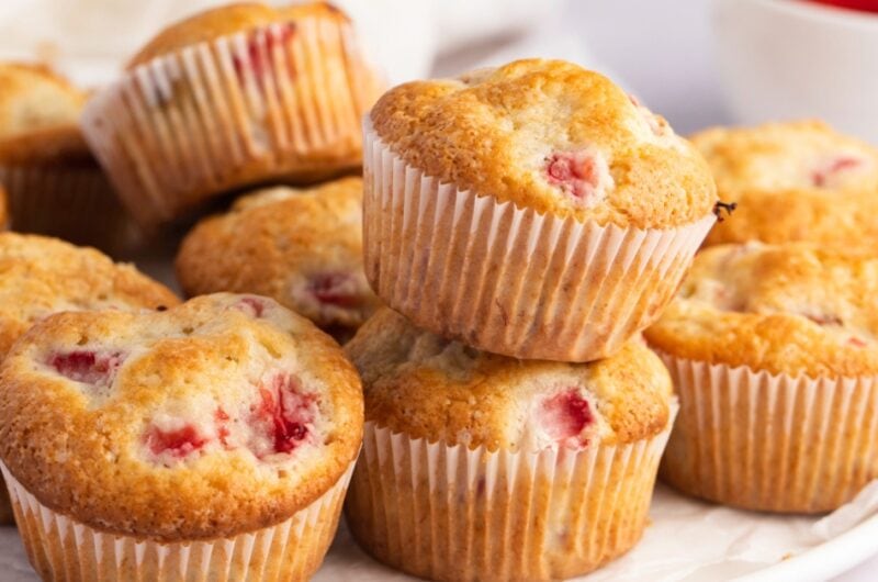 Strawberry Banana Muffins (Easy Recipe)