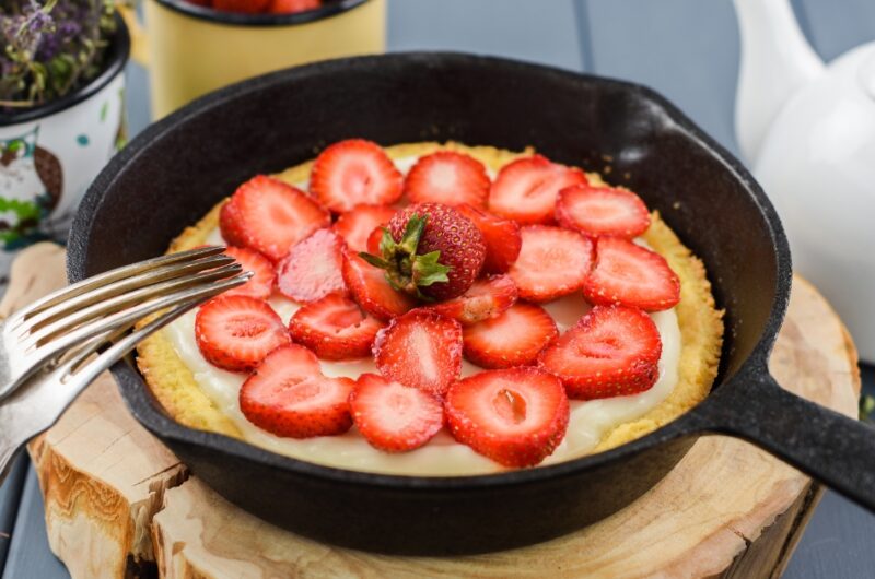 25 Easy Skillet Cakes Anyone Can Make