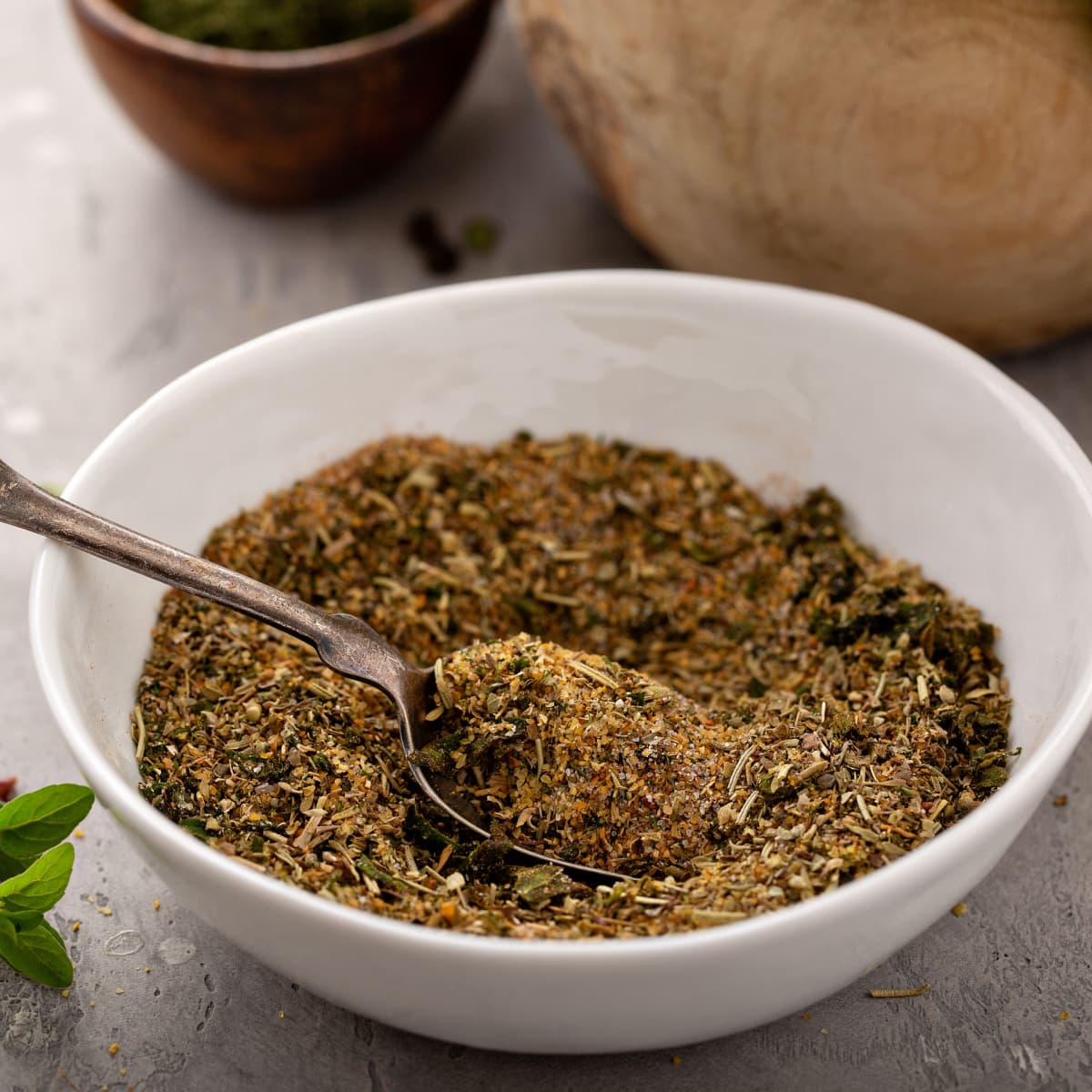 13 Substitutes for Oregano (Best Alternatives) Insanely Good