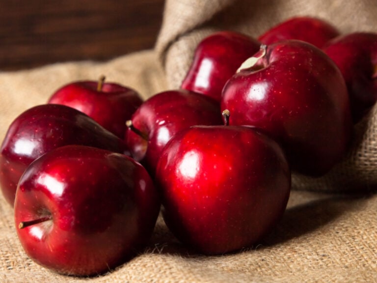 What Are the Sweetest Apples? (15 Types) - Insanely Good