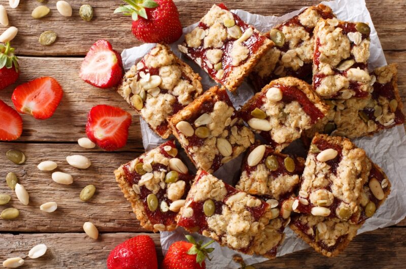 20 Best Vegan Strawberry Recipes (Desserts and More)