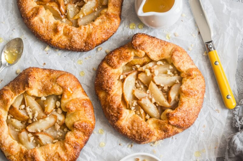 25 Best Vegan Pear Recipes (+ Easy Desserts and More)