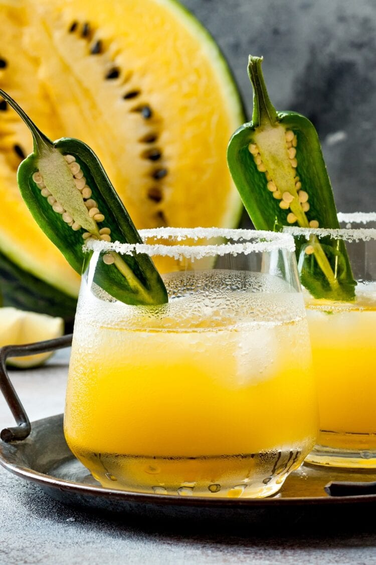 17 Best Yellow Cocktails (+ Easy Recipes) Insanely Good