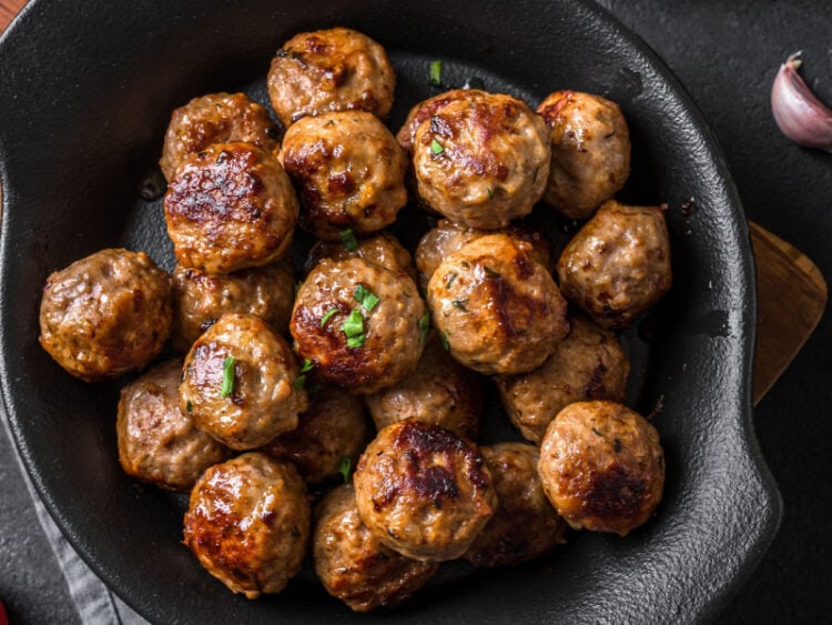 What to Dip in Cheese Fondue (20 Best Ideas) Insanely Good