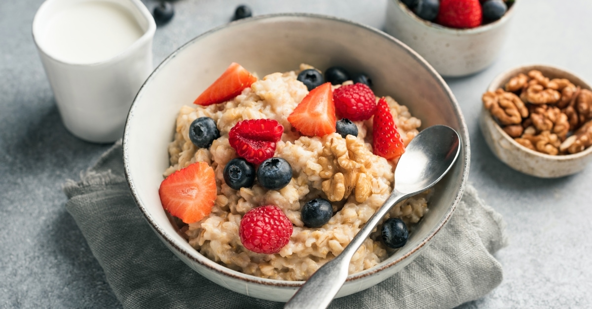 Porridge vs Oatmeal (What’s the Difference?) - Insanely Good