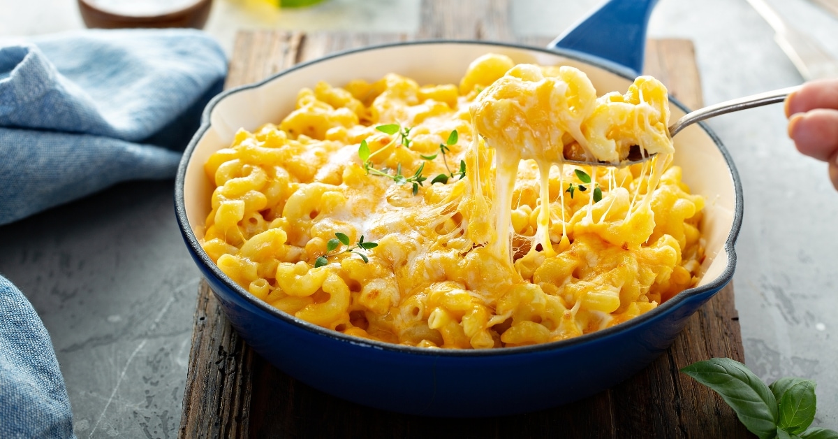 Cheesy Mac and Cheese in a Skillet