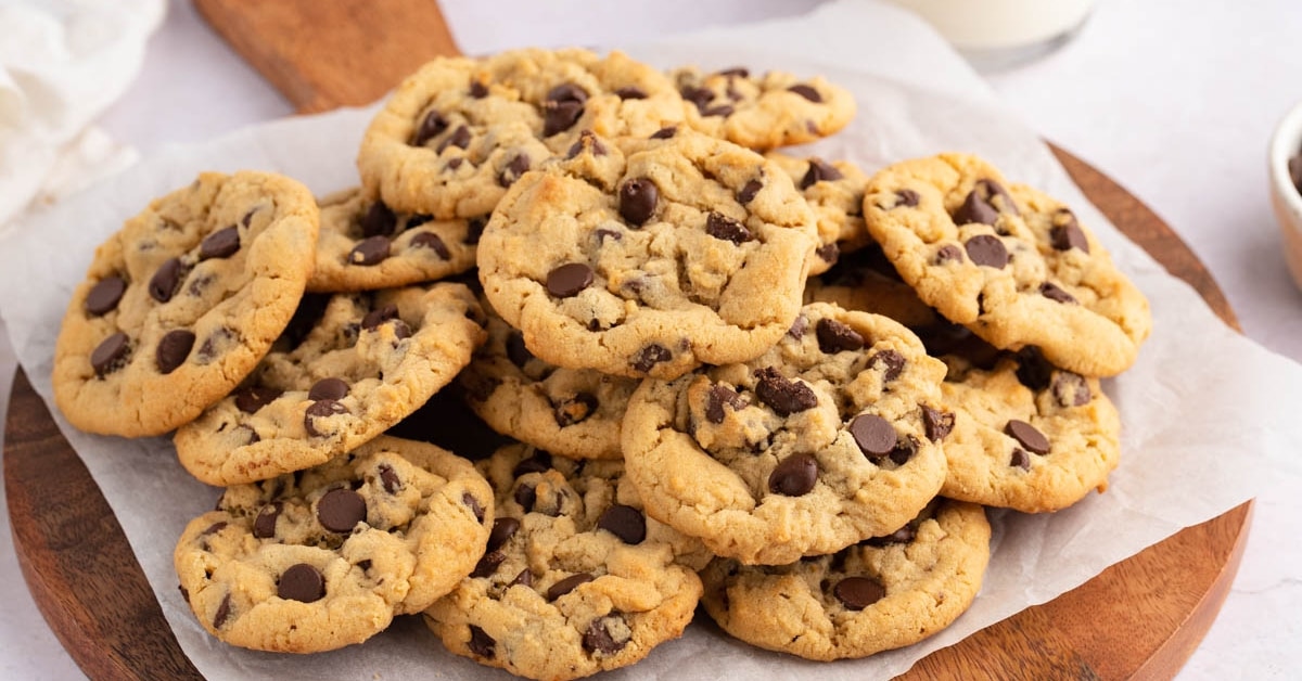 Sweet and Salty Peanut Butter Chocolate Chip Cookies