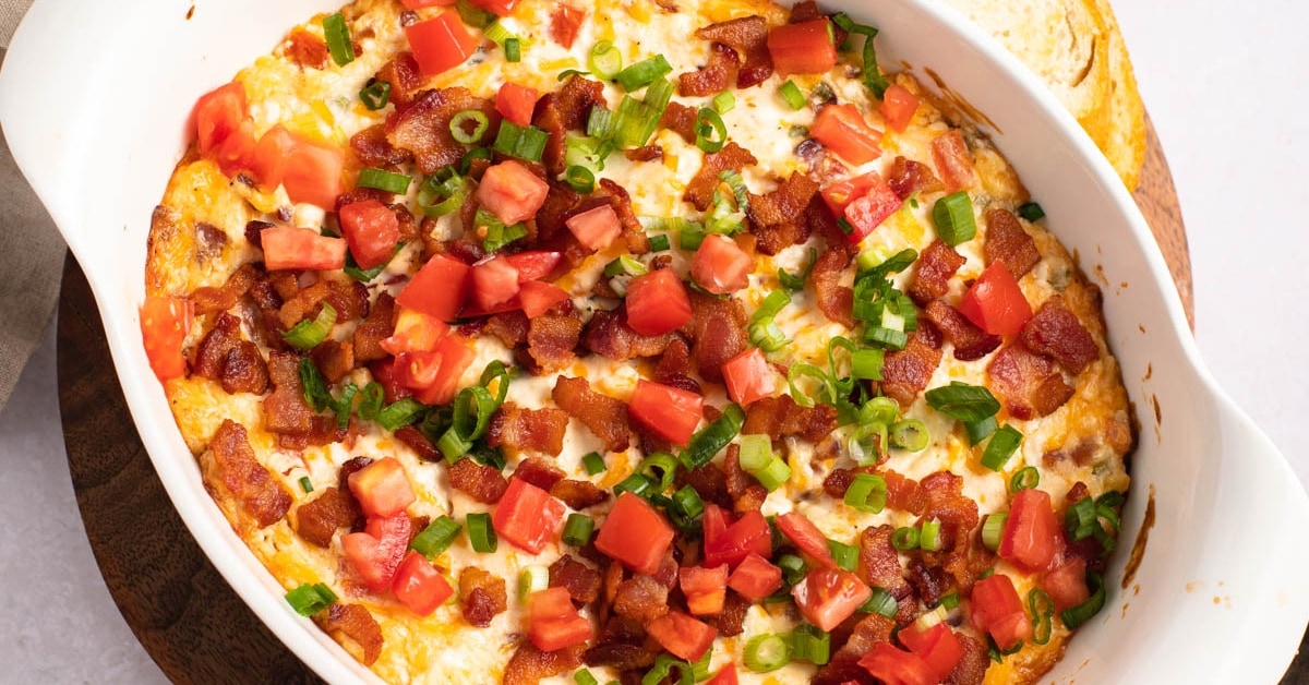 Homemade BLT Dip with Diced Tomatoes, Green Tomatoes and Bacon