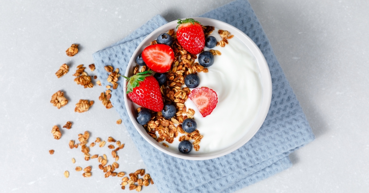 Homemade Greek Yogurt with Berries and Oats