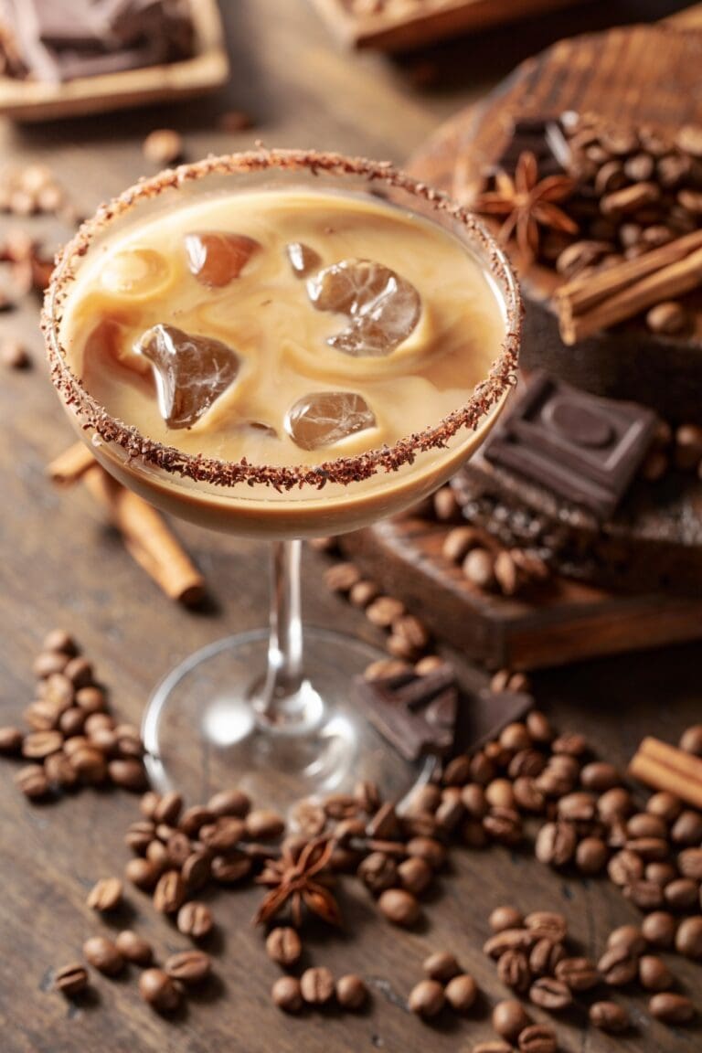 Homemade Irish Cream (Baileys Copycat Recipe) Insanely Good