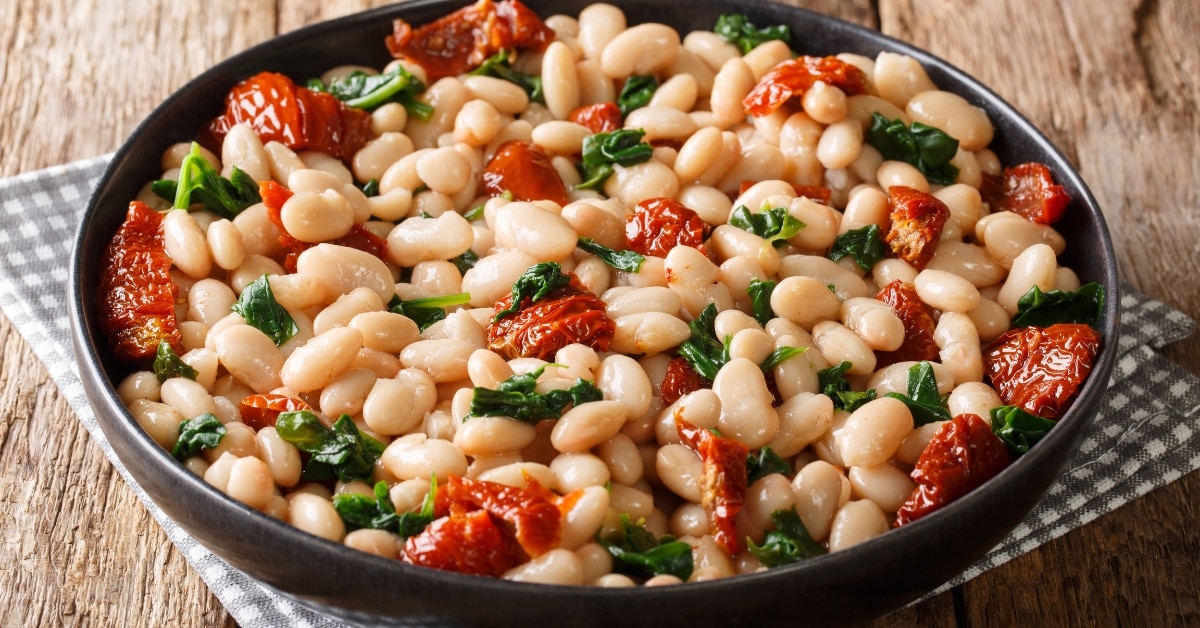 Homemade Boiled White Beans with Spinach and Dried Tomatoes