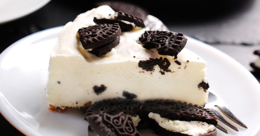 No-Bake Oreo Cheesecake - Insanely Good