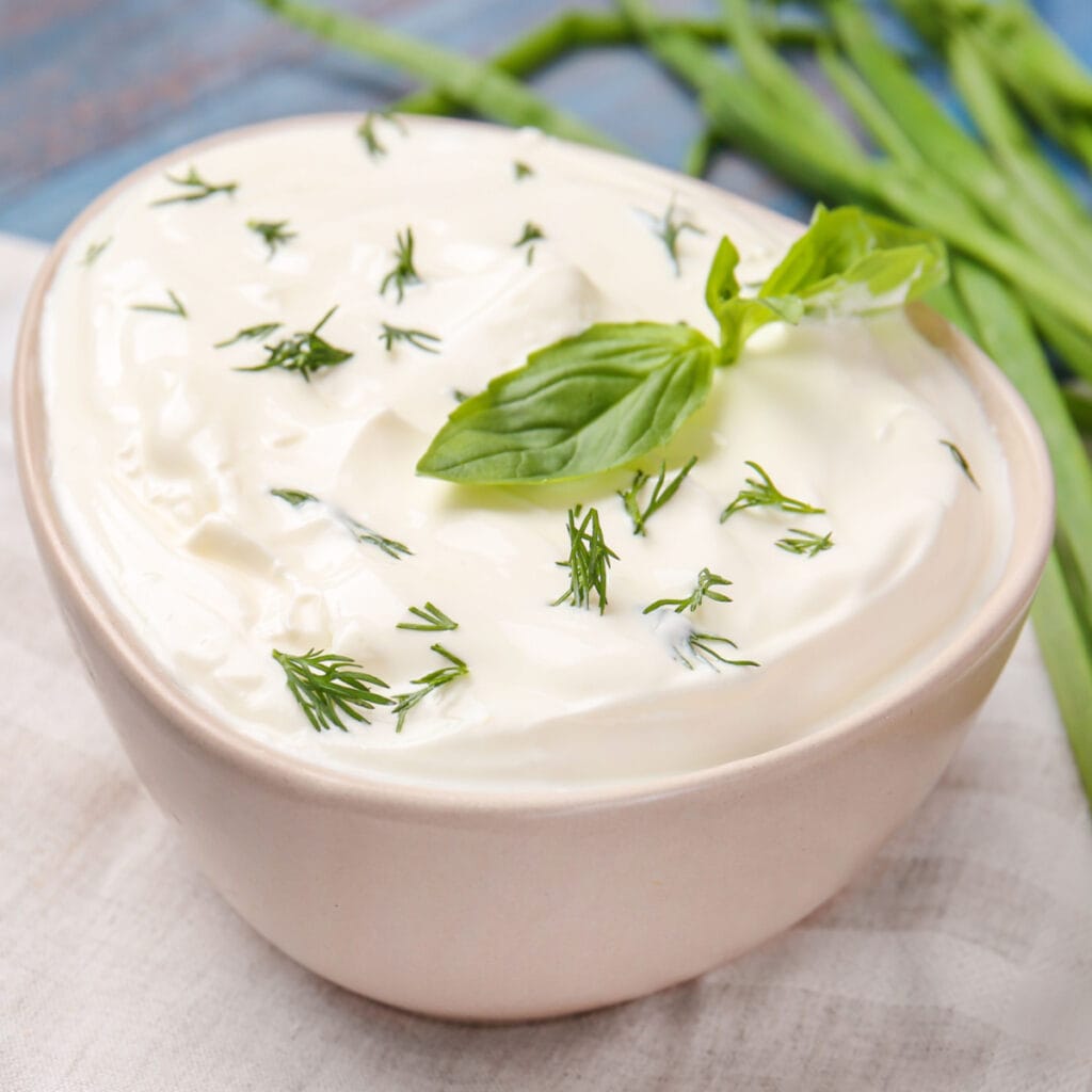 10 Sour Cream Substitutes (+ Best Alternatives)