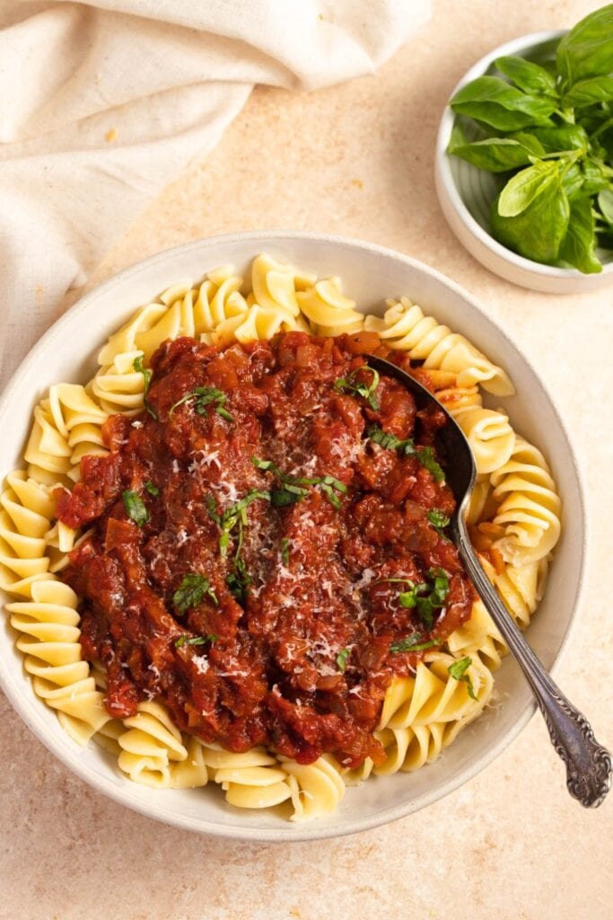 Zingy and Spicy Arrabbiata Sauce with Noodles