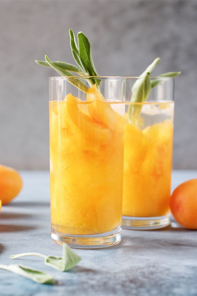 25 Best Apricot Cocktails and Drink Ideas - Insanely Good